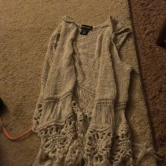 Clothes - Picture 2 of 8